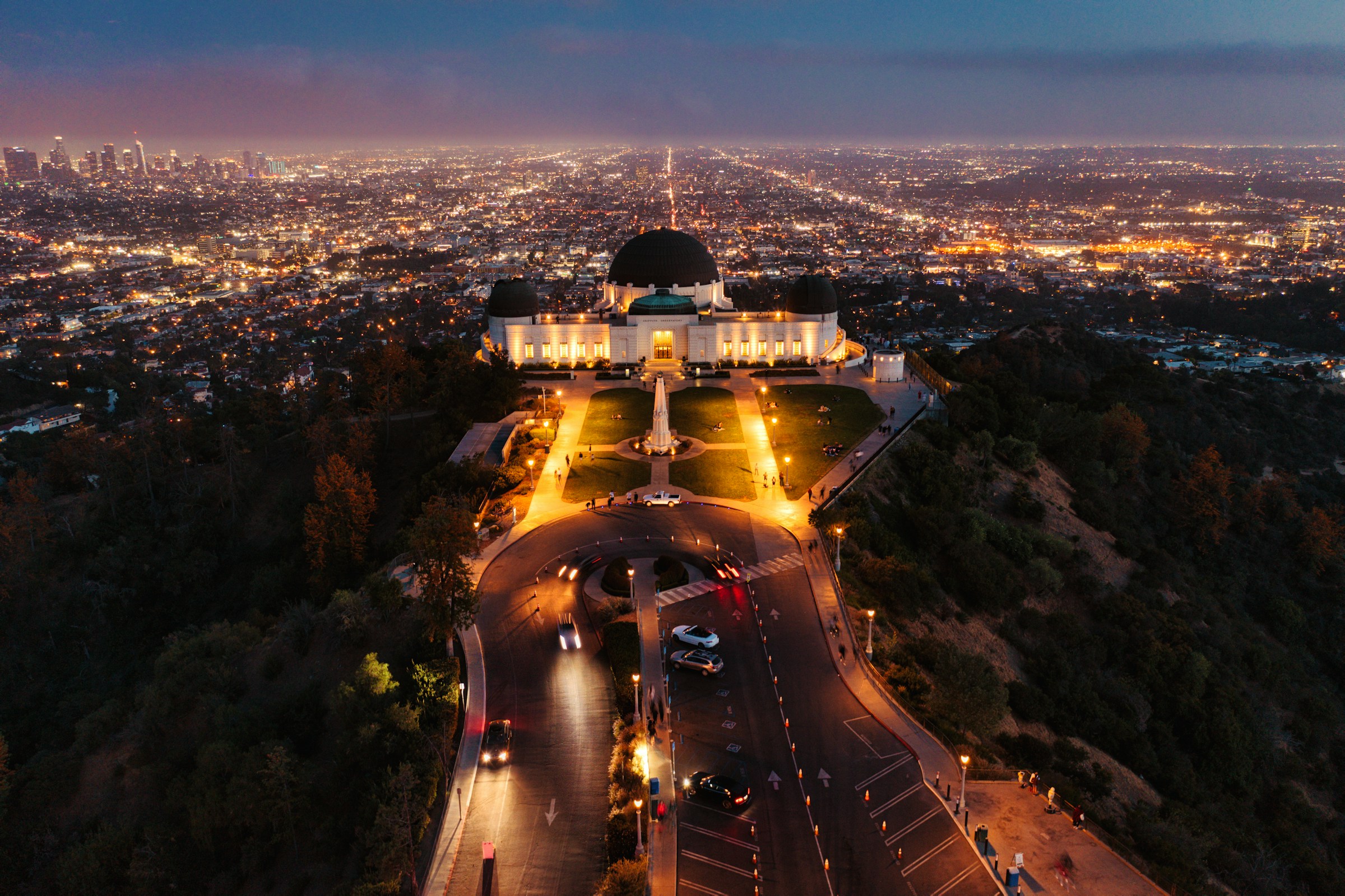 la landmark night time